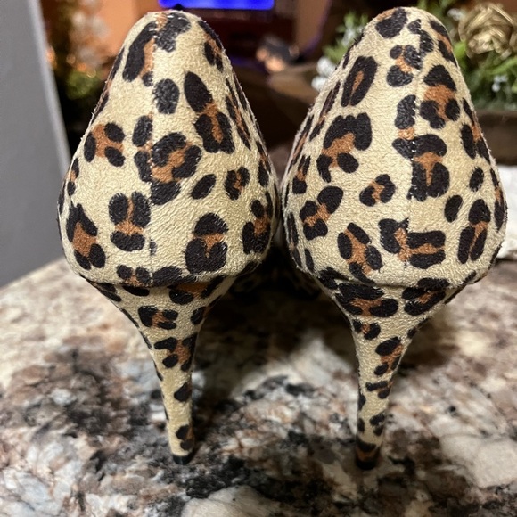 Leopard Print Women’s Heels - Picture 2 of 7